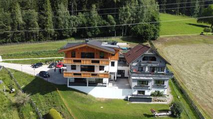 Ferienwohnung für 5 Personen, mit Garten und Ausblick sowie Balkon, kinderfreundlich in Schladming
