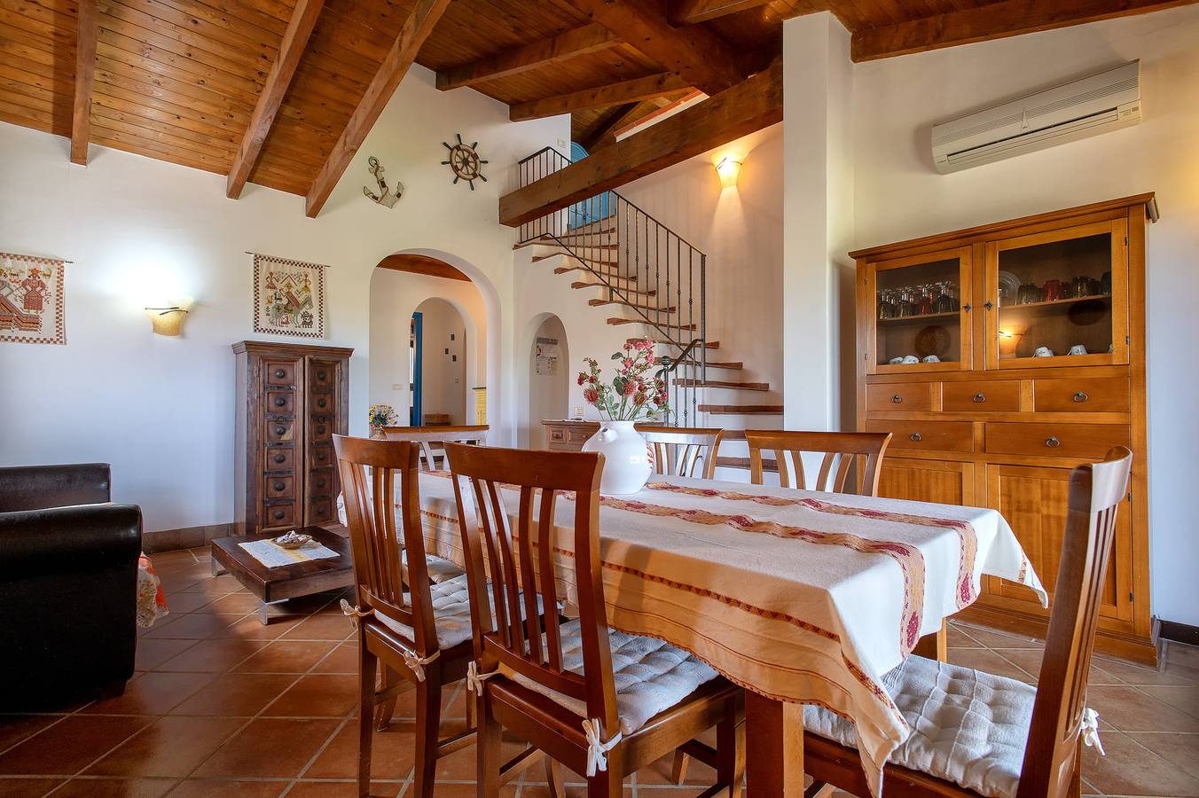 Villa 'Sofia' mit Bergblick, Wlan und Klimaanlage in Stagno di Casaraccio, Punta De Su Turrione