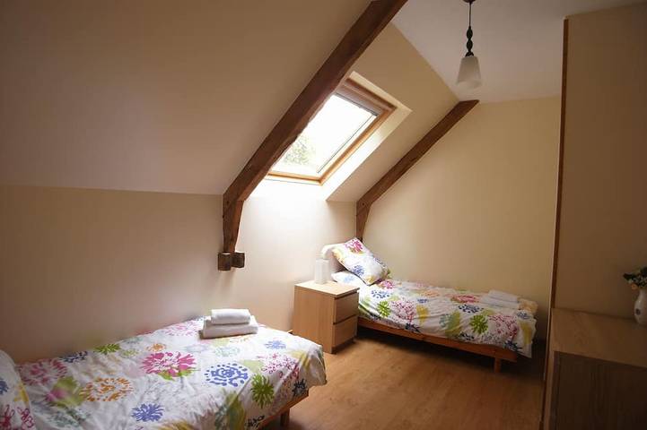 Maison d’hôte pour 2 personnes, avec piscine et jardin à Les Champs-Géraux