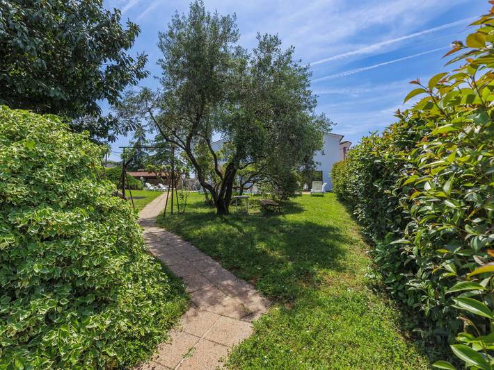 Ferienhaus für 10 Personen, mit Balkon und Terrasse sowie Garten in Porec und Umgebung - 3