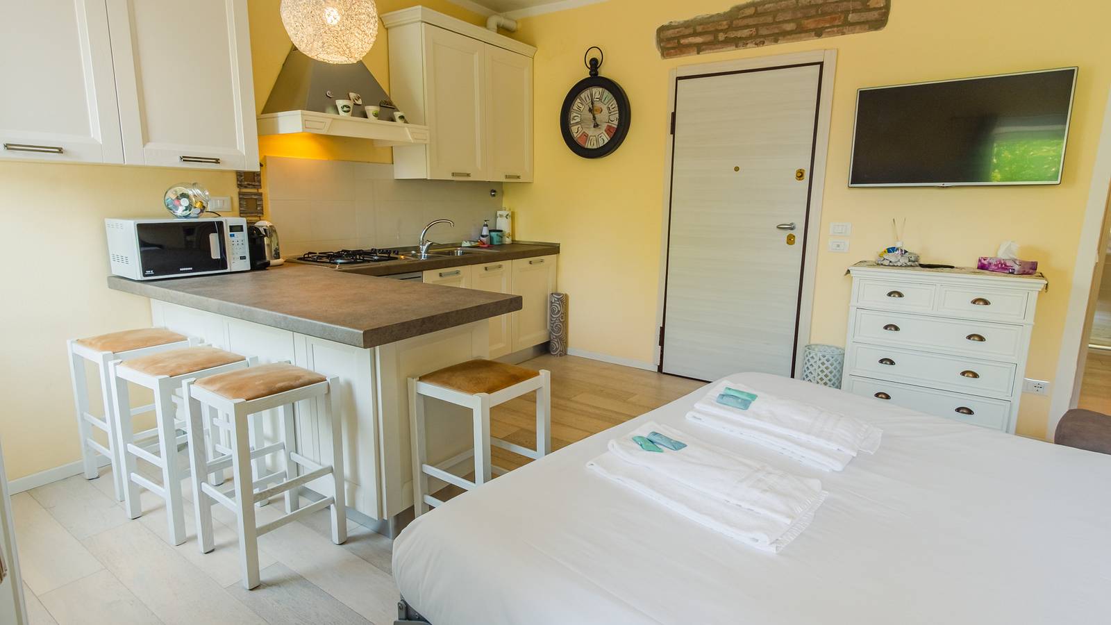Ganze Wohnung, Ferienwohnung für 2 Personen in Desenzano del Garda, Gardasee-Berge
