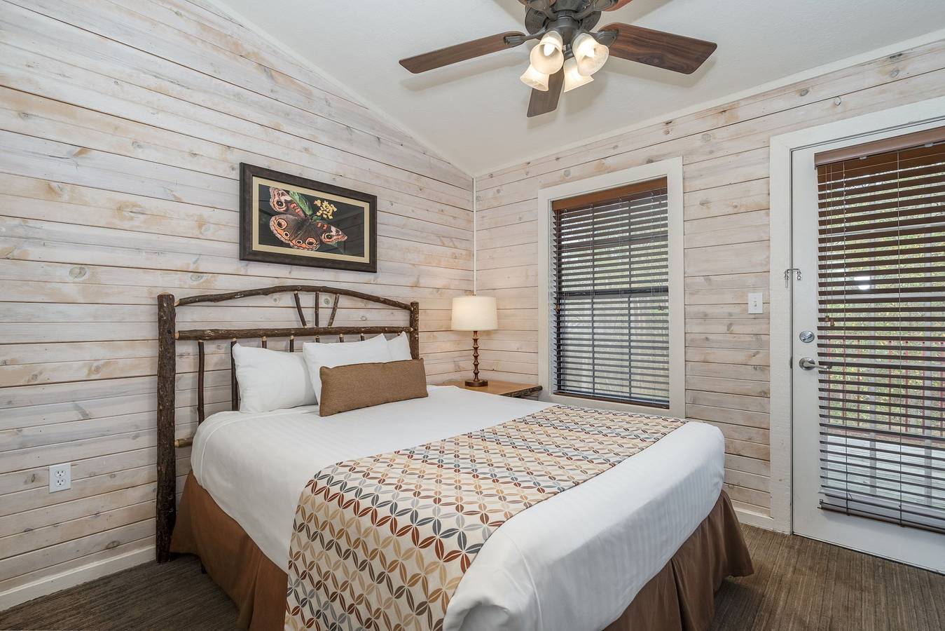 Holiday Inn Club Vacations Piney Shores Resort in Lake Conroe