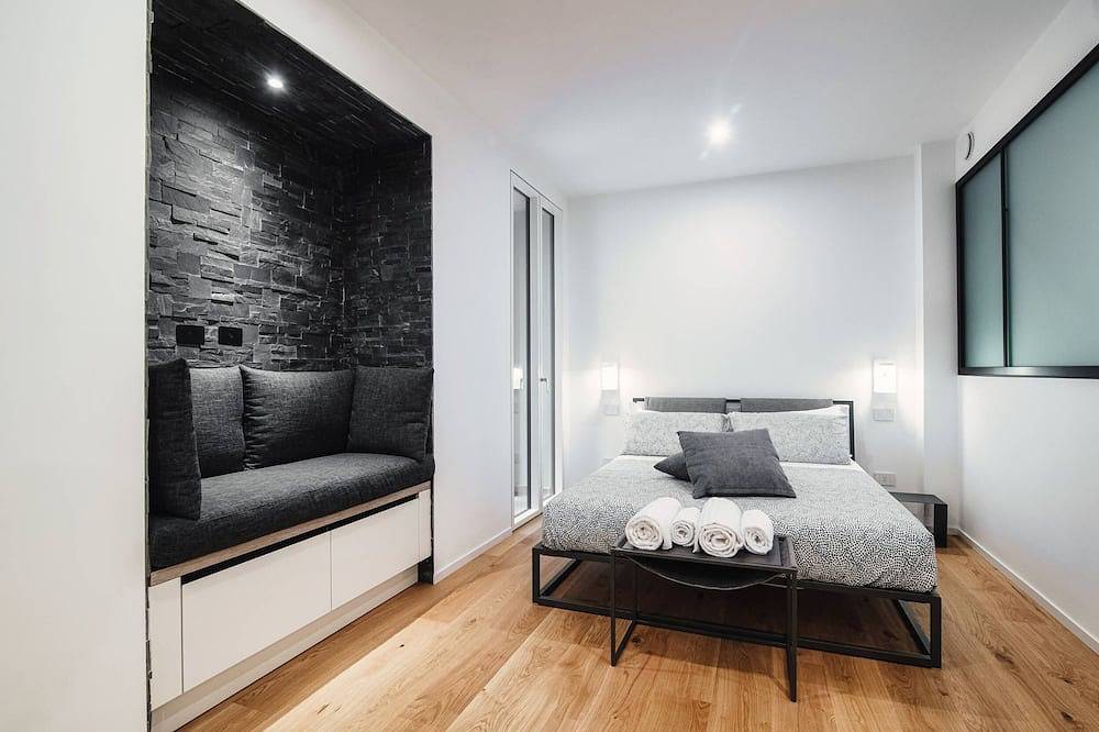 New studio apartment located in the former Cressoni Theater in the heart of Como.  in Como, Lago de Como