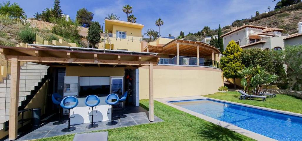 Casa rural para 14 personas, con piscina además de balcón y vistas en La Herradura - 2