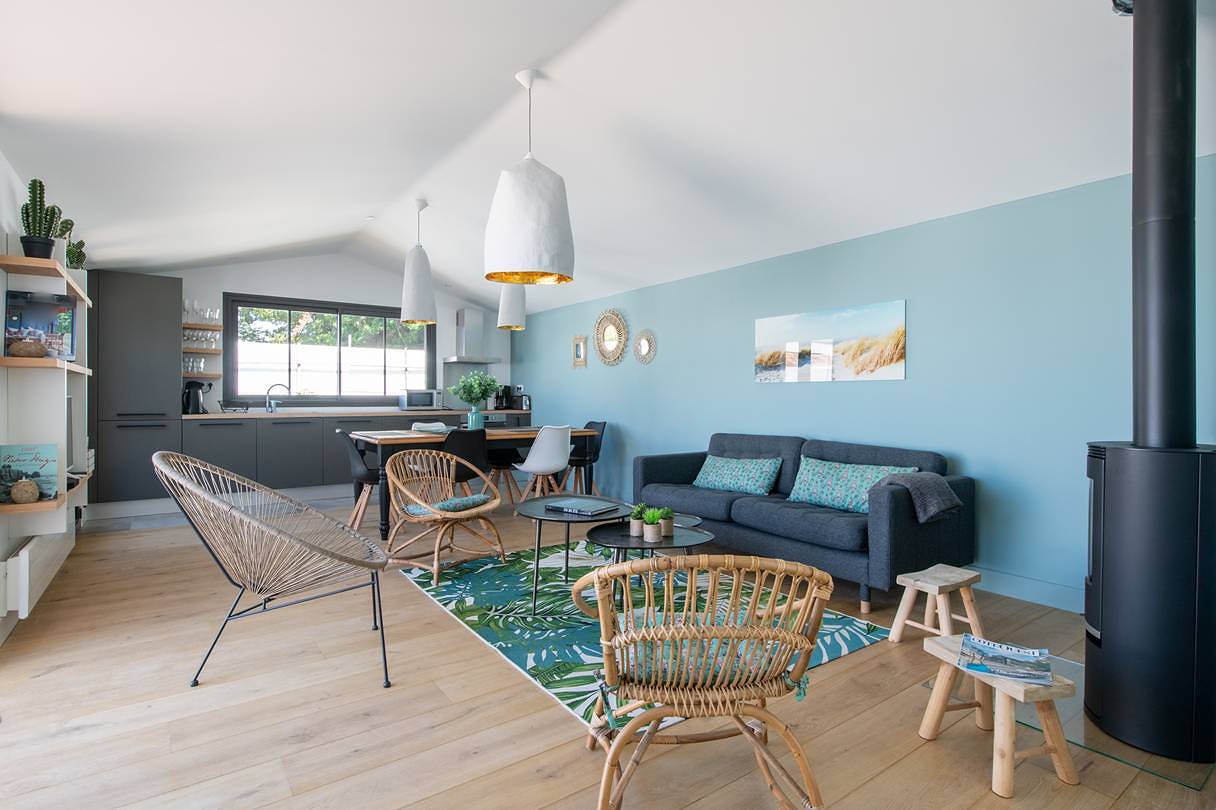 Appartement de vacances entier, Maison d'architecte avec piscine à deux pas de la plage des Grenettes in Sainte-Marie-de-Ré, Île de Ré