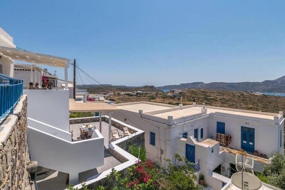 Apartment for 4 People in Milos, Cyclades