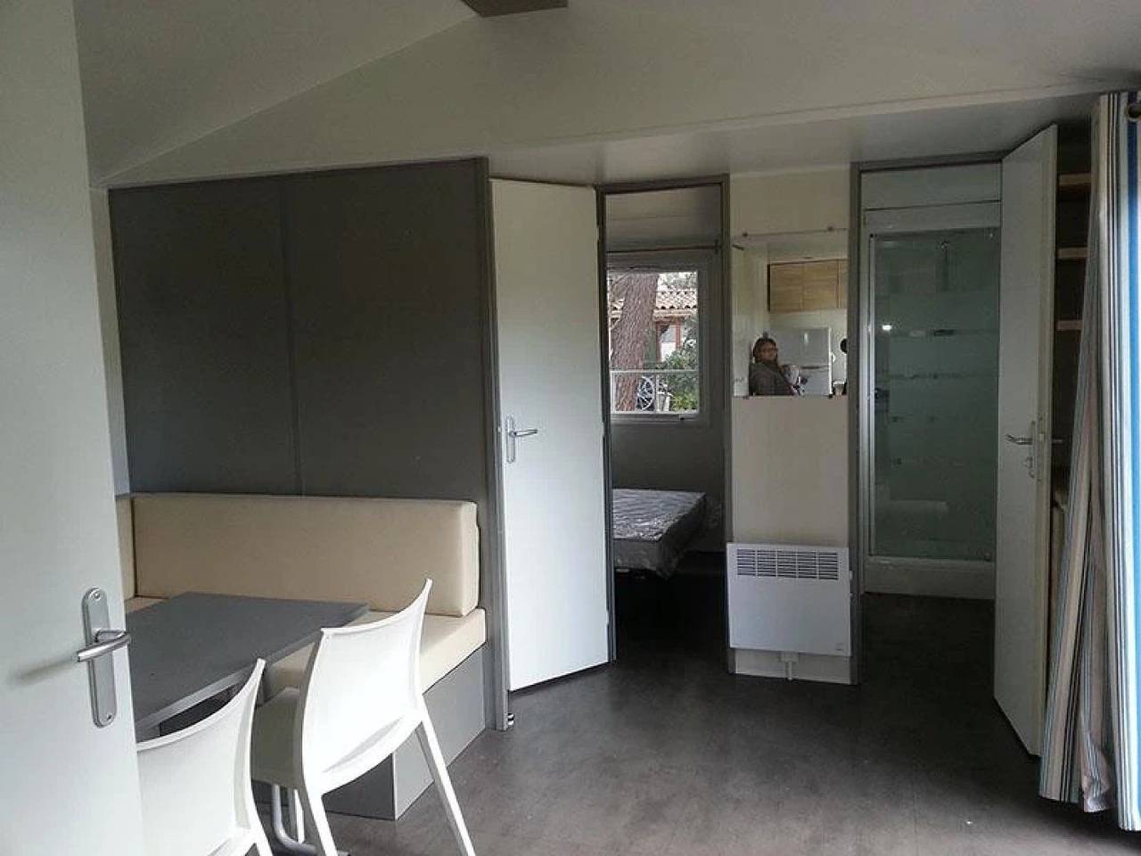 Zecamping 3 étoiles piscine chauffée toboggans mobil-home Tv 27m2 in Bollène, Vaucluse