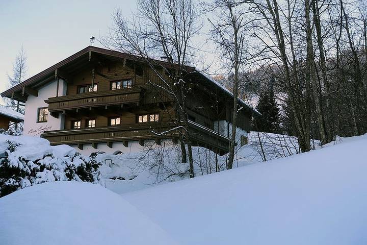 Ferienwohnung für 3 Personen, mit Balkon und Terrasse sowie Garten in Maria Alm am Steinernen Meer