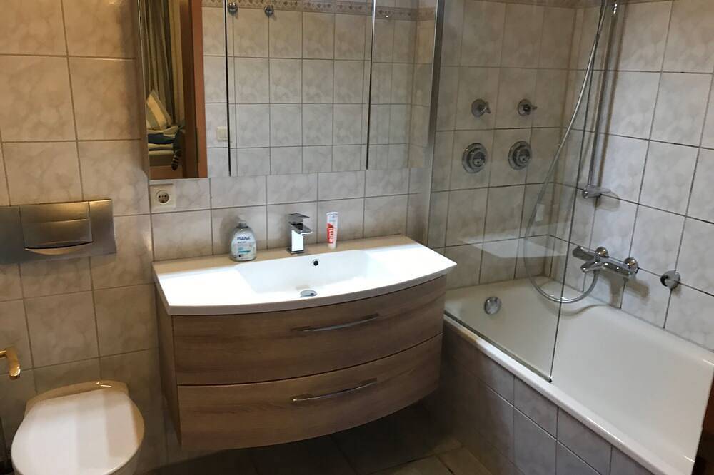 Ganze Wohnung, Geräumige und helle Ferienwohnung (70qm) in Heringsdorf, nur 400m zum Strand! in Drei Kaiserbäder, Heringsdorf