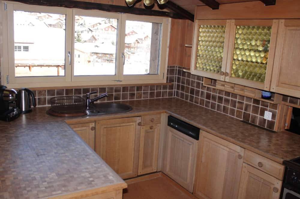 Ganze Wohnung, Cavegn-Fry, (Rueras/Sedrun), 652.01 in Tschamut, Tujetsch