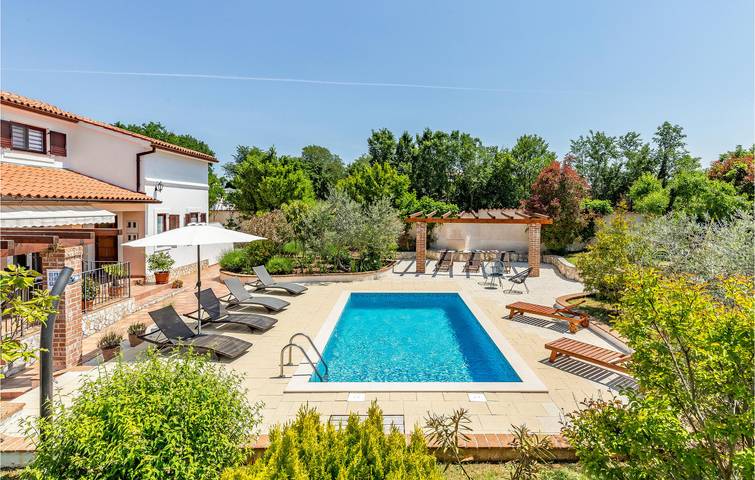 Gemütliche Ferienwohnung mit Terrasse, WLAN und Parkplatz in der Nähe des Stadtzentrums von Loborika in Marčana, Südküste Istrien