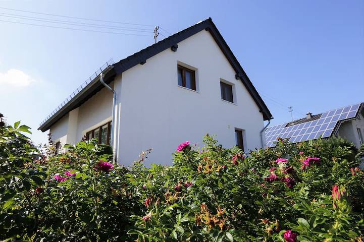 Ferienwohnung für 6 Personen, mit Balkon und Garten in Mastershausen