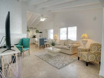 Vacation Home for 4 Guests in Lauderdale Beach, Fort Lauderdale, Picture 2