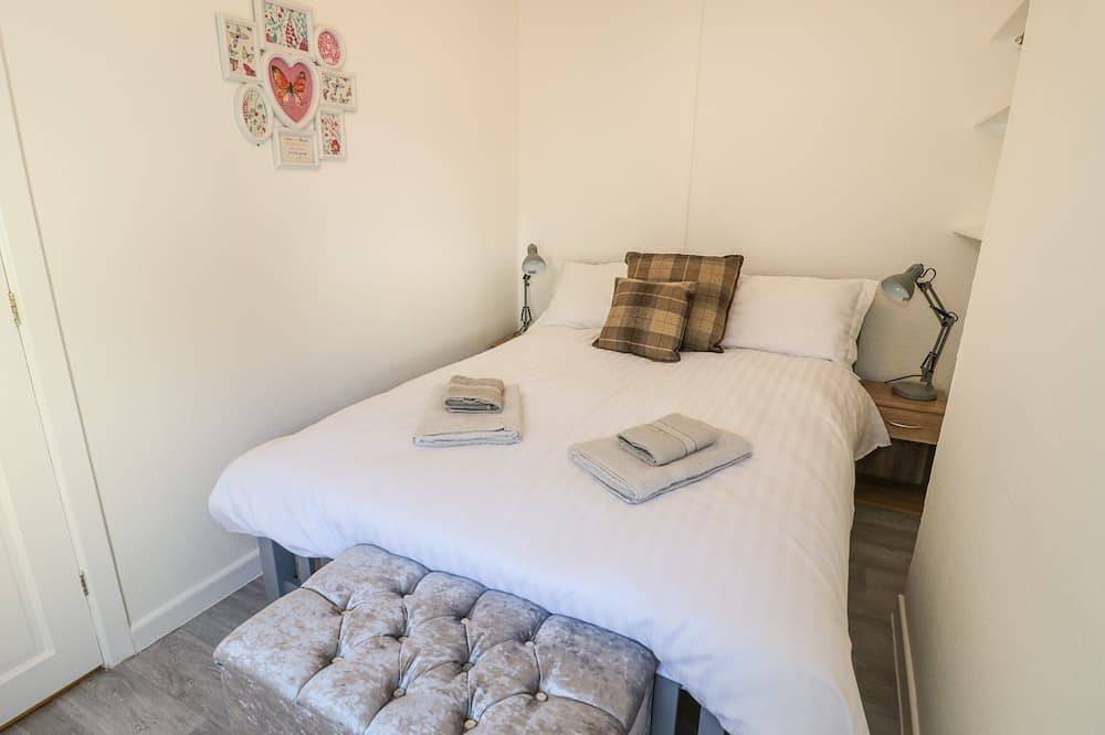 Florence Villas, pet friendly, character holiday cottage in Worcester in Worcester, Worcestershire