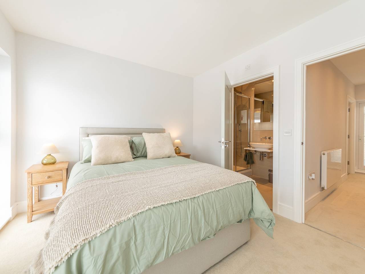 Modern 4Br New Home near Biz Park & Station | Pass the Keys in Reading, Berkshire