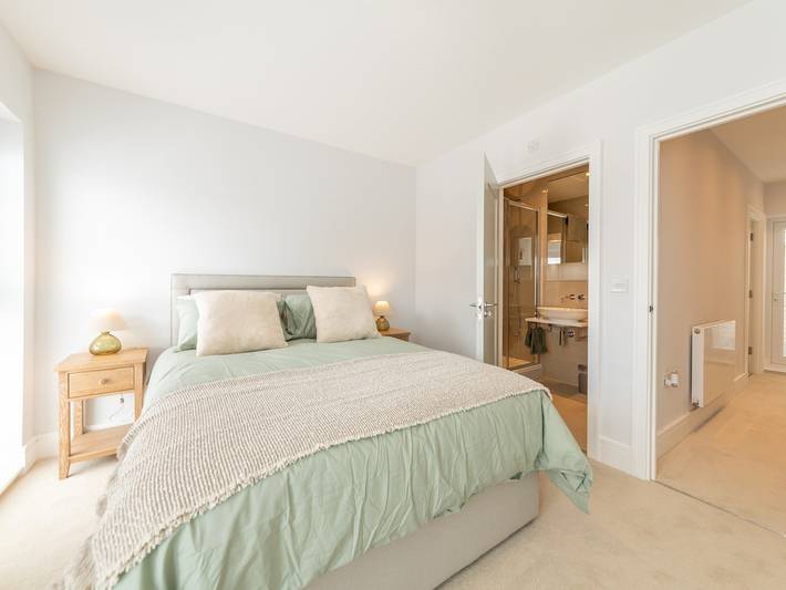 Modern 4Br New Home near Biz Park & Station | Pass the Keys in Reading, Berkshire