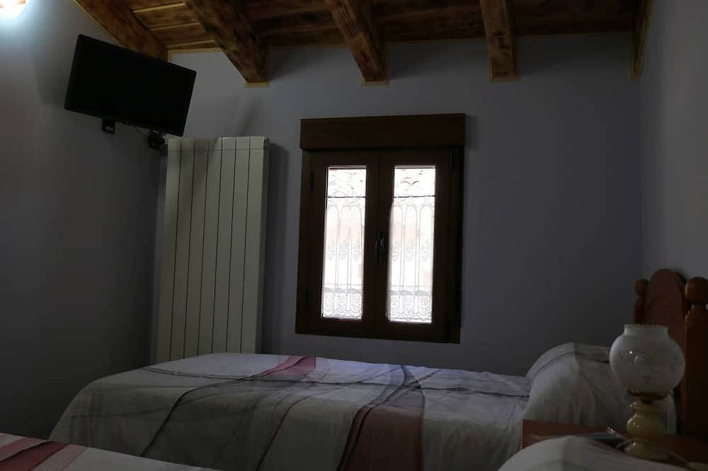 Casa antigua con todas las comodidades de hoy y poder disfrutar in Santa María del Campo, Provincia de Burgos