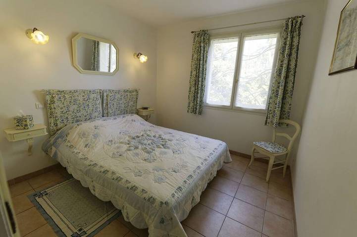 Gîte pour 6 personnes, avec piscine et jardin à Villecroze - 2