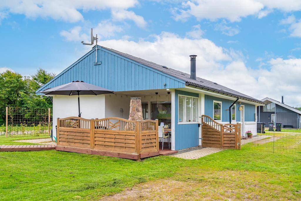 Ferienhaus in Bork Havn für 8 Personen & 2 kleine Hunde – mit Sauna, Whirlpool & eingezäuntem Grundstück, nur 600m vom Fjord in Bork Havn, Ringkøbing Fjord