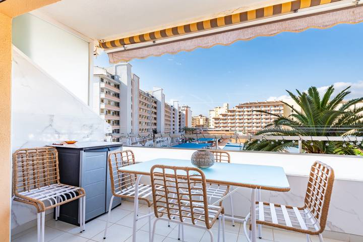 Location de vacances pour 4 personnes, avec Balcon ainsi que Jardin et Bassin pour enfant