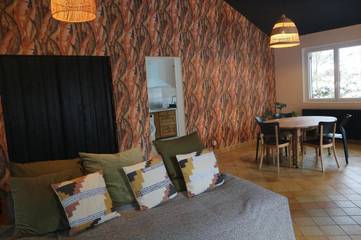 Gîte pour 4 personnes, avec jardin ainsi que vue et terrasse à Poule-les-Écharmeaux