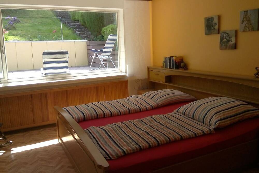 Ferienhaus mit großer Terrasse im Weserbergland - Jetzt mit Sauna!!! in Gieselwerder, Wesertal
