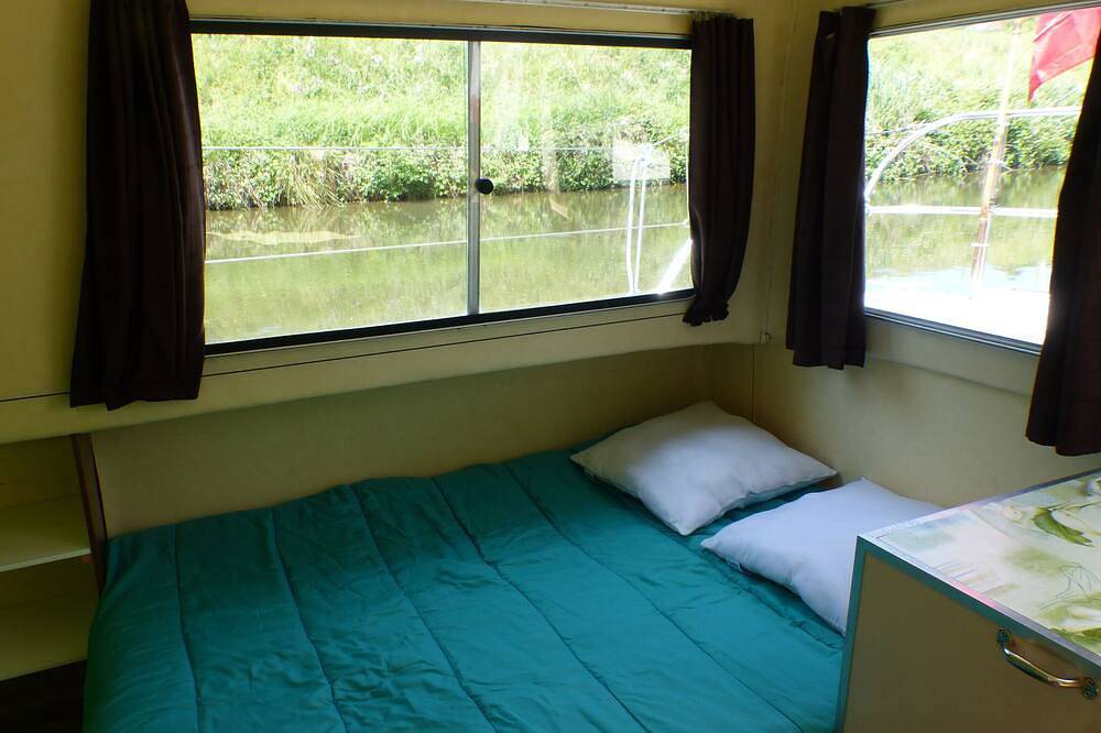 Calme nuitée à bord du bateau Java,30 mn du Pal,déconnection garantie!Bienvenue in Luneau, Région de Vichy