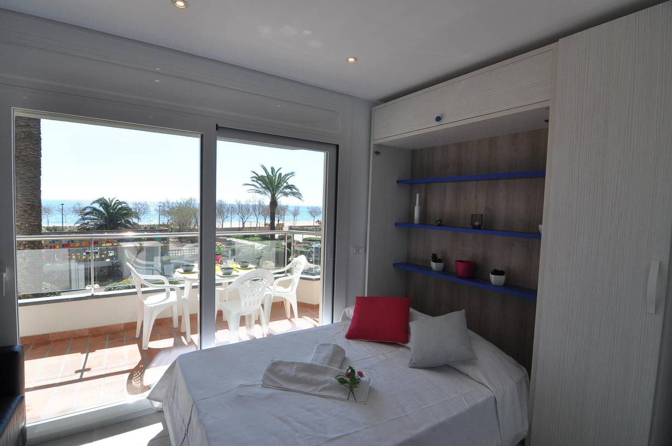Ganzes Studio, Studio zu vermieten in Roses, Costa Brava: Nur 20 Meter vom Strand entfernt! Ideal für 3 Personen, mit Meerblick und allem Komfort. in Santa Margarida, Roses