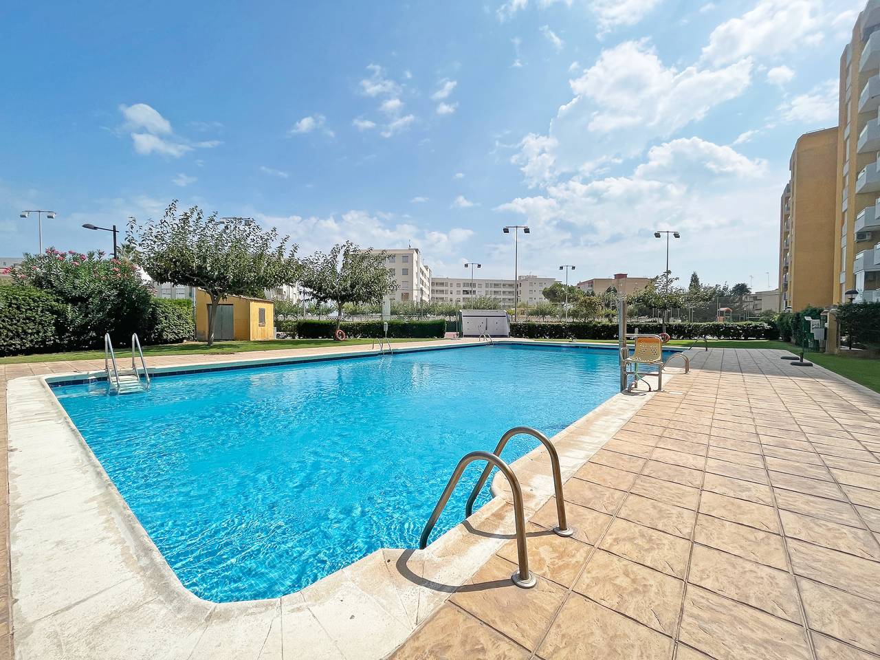 Apartamento entero, Global Properties: Apartamento con piscina y terraza en Canet in Canet de Berenguer, Costa de Valencia