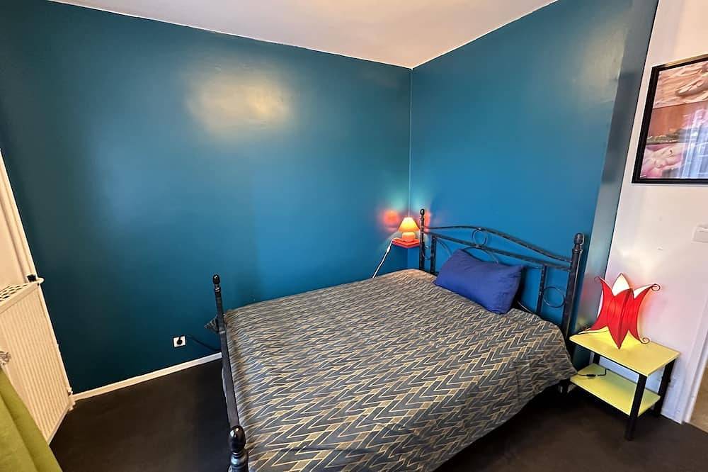 Entire apartment, Apartment-Apartment-Ensuite with Bath-Balcony in Clermont-Ferrand, Volcans d'Auvergne Regional Nature Park