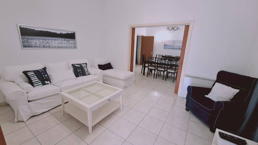 75 Nic - Stay Mythos Down Town House in Nicosia, Chipre Sur