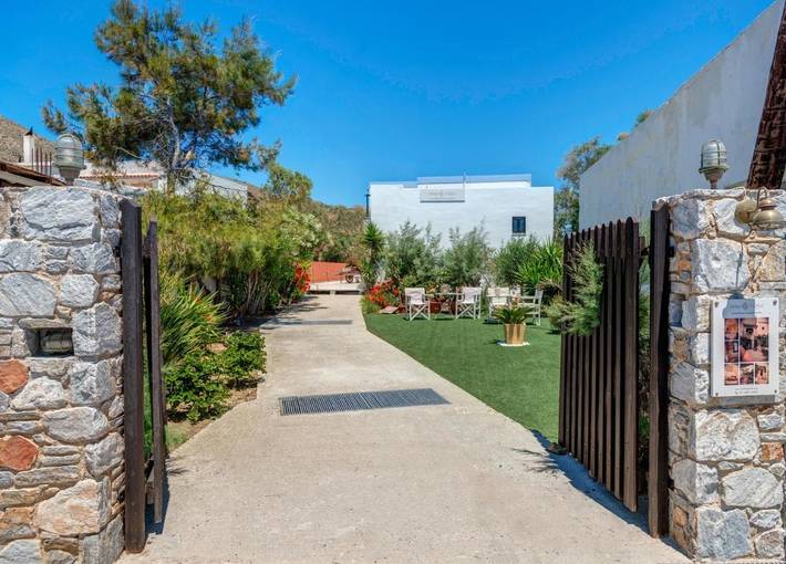 Gîte pour 3 personnes, avec vue et jardin, animaux acceptés dans Finikas - 3