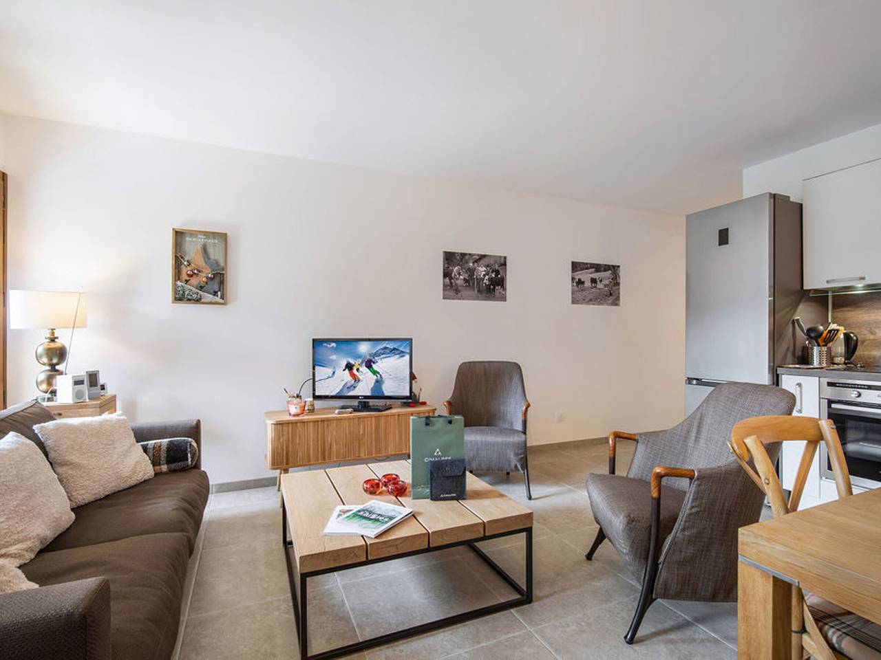 Entire apartment, Apartment 4 pers, balcony, covered parking in Cohennoz, Albertville region