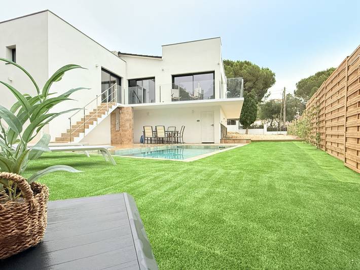 Villa pour 6 personnes, avec terrasse et jardin à Roses - 2
