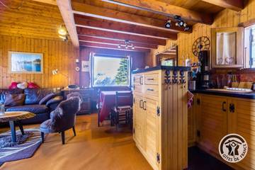 Gîte for 6 Guests in Ustou, Ariège, Picture 2