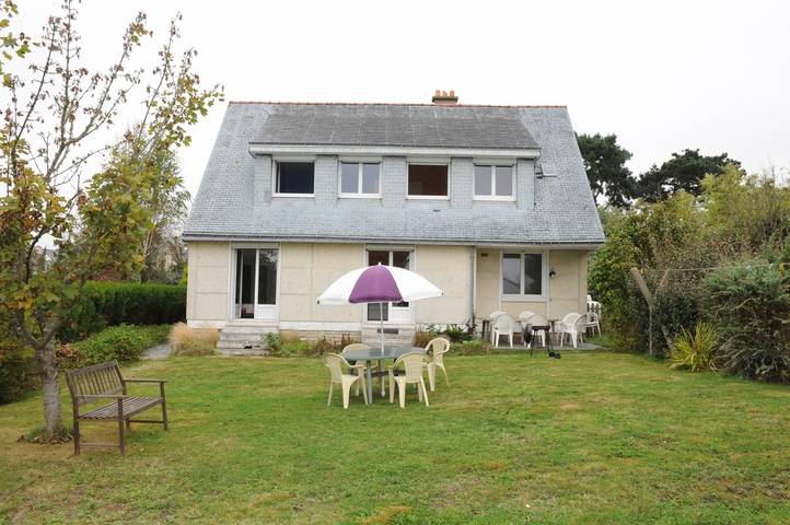 Gîte für 6 Personen, mit Terrasse und Garten in Arzon
