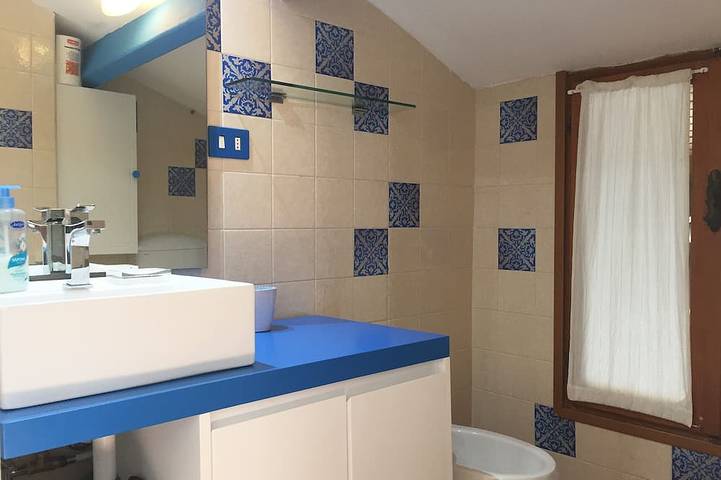Appartamento intero, Casa Azzurra: bellissimo appartamento a pochi metri dal mare di S. Lorenzo in San Lorenzo al Mare, Riviera di Ponente