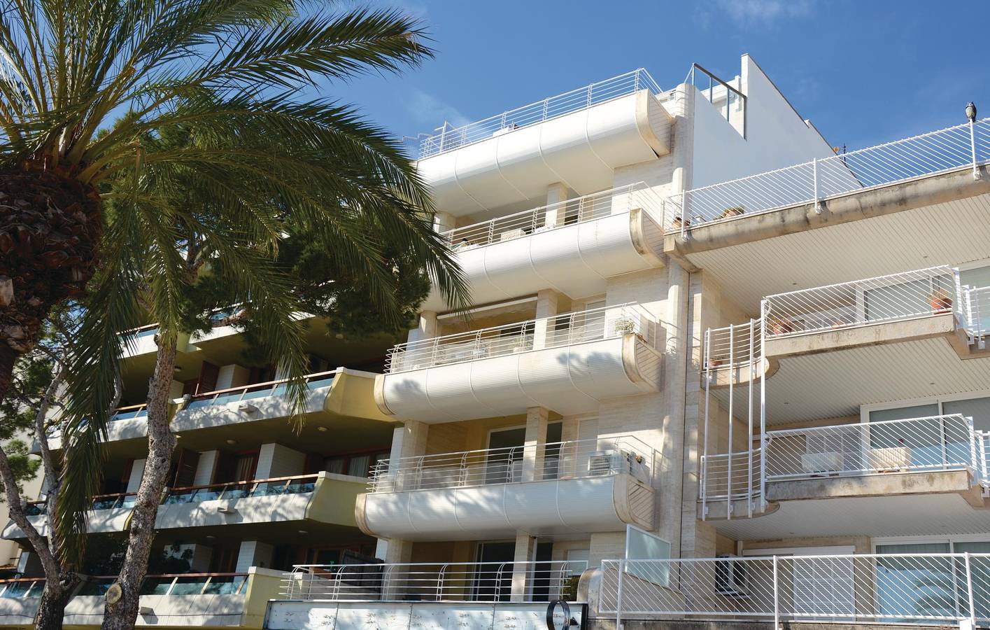 Ganze Ferienwohnung, Apartment mit Meerblick, AC und Terrasse - 2 km zum Strand La Platjola in Port de Pollença, Pollença