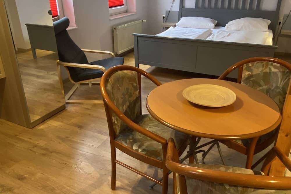 Entire apartment, Apartment-Standard-Private Bathroom-Garden view in Sassnitz, Jasmund National Park