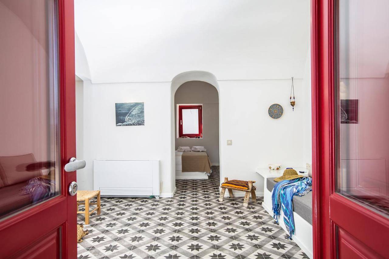 Appartement entier, Apartment - Split Level in Plage d'Perivolos, Perissa