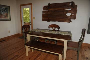 Log Cabin for 4 Guests in Shenandoah Valley, Virginia, Picture 4