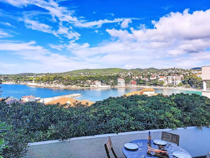 Gîte pour 4 personnes, avec terrasse dans Plage de Renécros