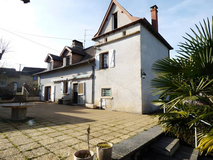Maison de vacances « Gîte De La Guillone » avec piscine privée, terrasse et jardin privés in Savignac, Aveyron