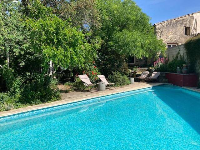 Location de vacances pour 10 personnes, avec Balcon ainsi que Terrasse et Piscine à Flaux