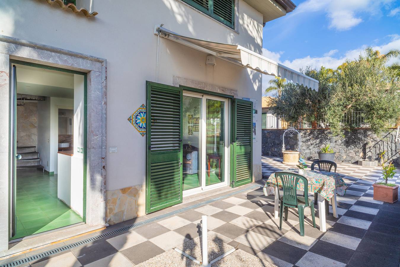 Ganze Wohnung, Ferienwohnung "Casa Orchidea" mit Meerblick, Gemeinschaftspool und Terrassen in Calatabiano, Catania Provinz