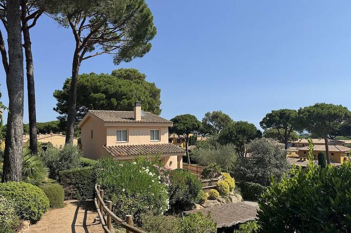 Villa pour 7 personnes, avec Terrasse ainsi que Jardin et Piscine à Pals