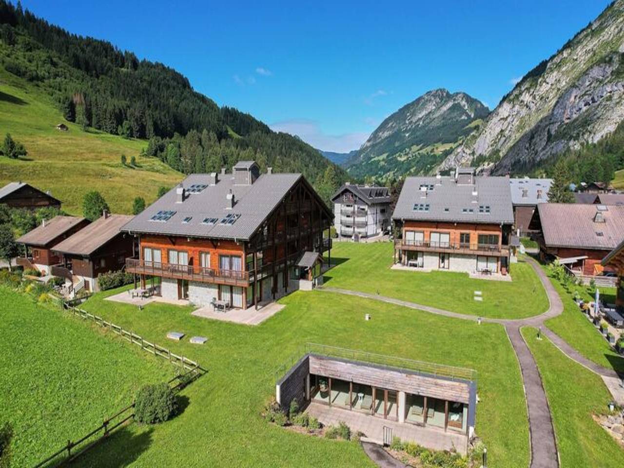 Entire apartment, Apartment in Portes du Soleil with Spa in Abondance, Les Portes du Soleil