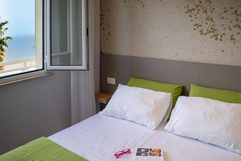 Entire apartment, Nice apartment for 3 people with Wifi, A/C, Tv and terrace in Teramo Province