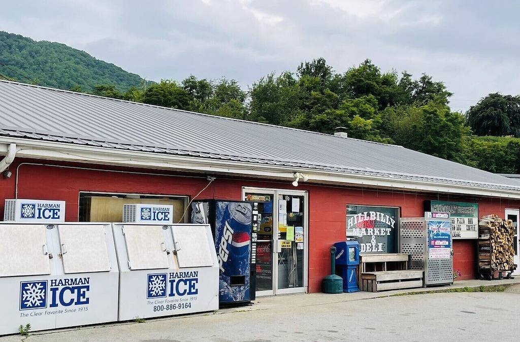 Prime Location, Walk to Town, Pet Friendly in Hot Springs (NC), Madison County (NC)