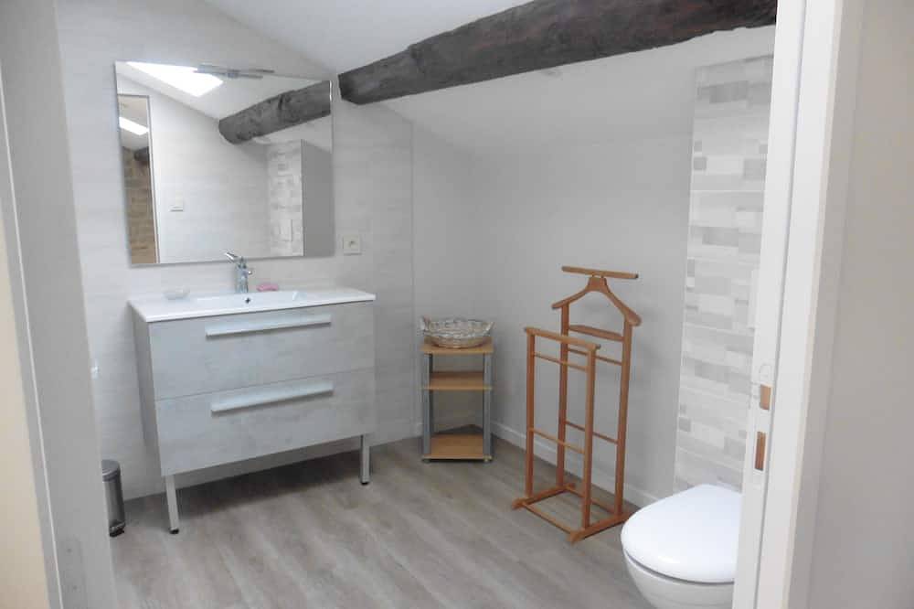 Ganze Wohnung, Cosy, quiet apartment in Saint-Martin-Belle-Roche, Mâcon und Umgebung